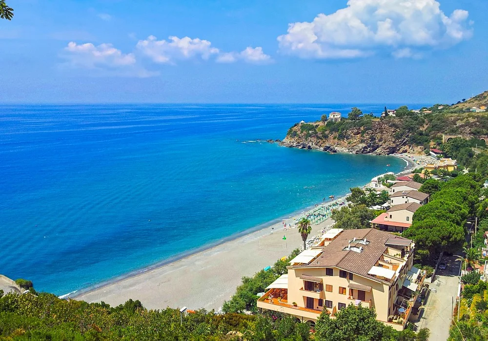 Spiaggia di Cavinia — Bonifati