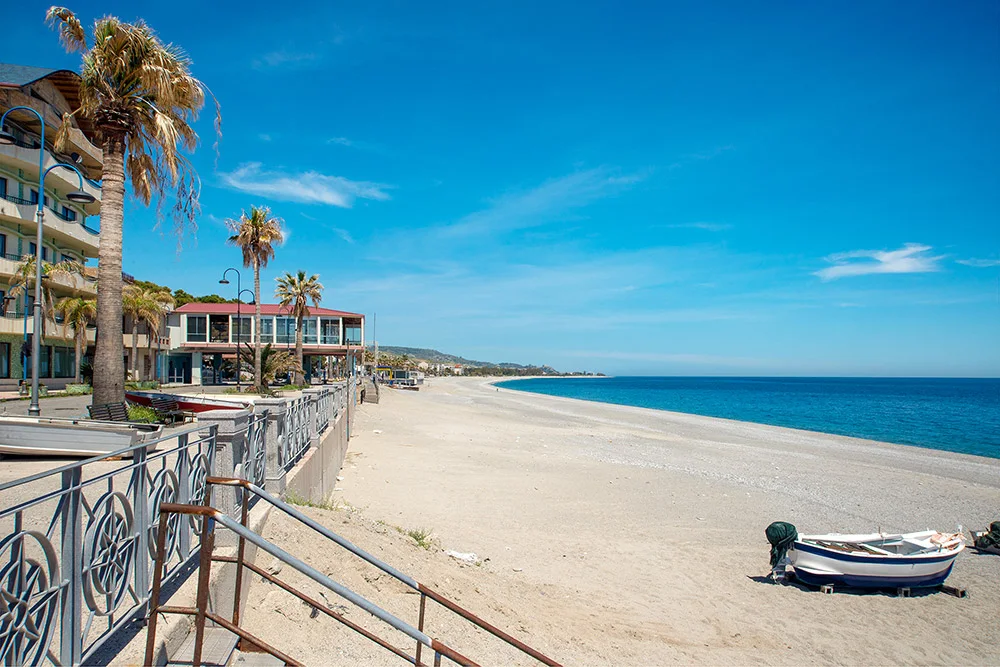 Spiaggia di Marina di Gioiosa Ionica — Marina di Gioiosa Ionica