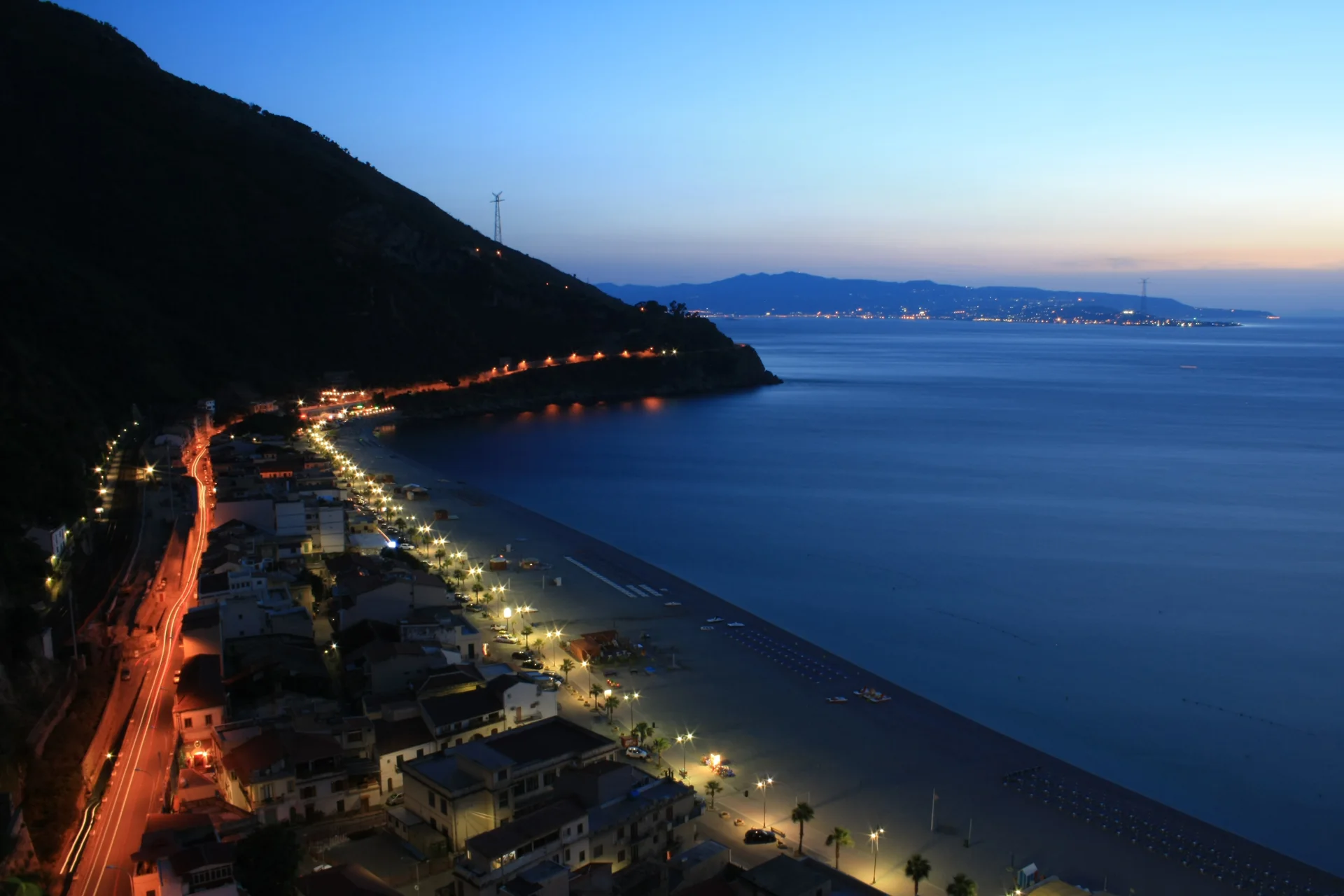 Spiaggia di Marina Grande: la baia e il paesaggio costiero