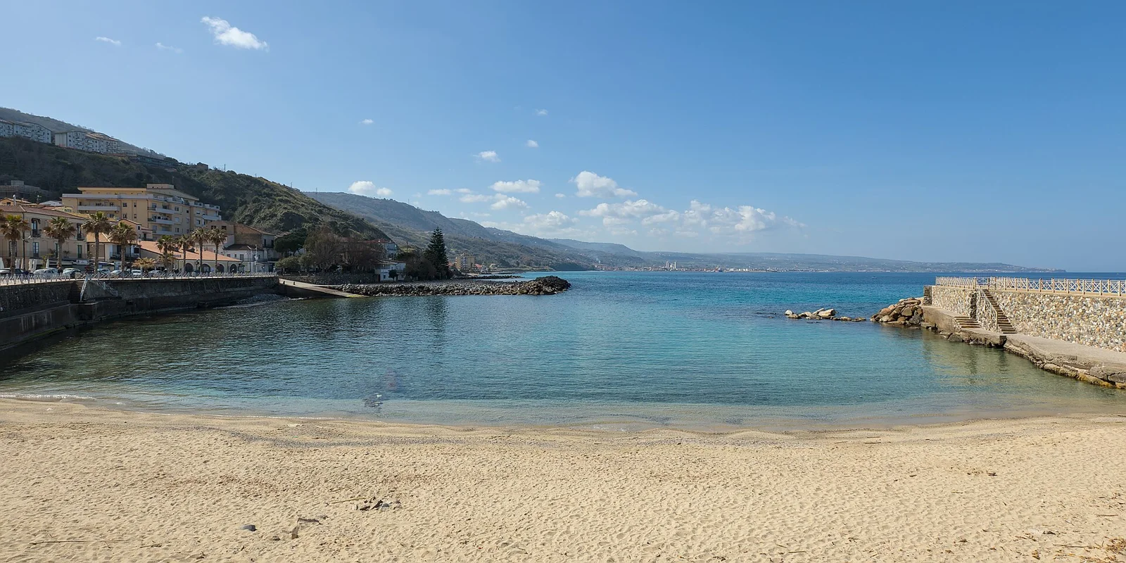 Pizzo (Calabria, Italy) - The small downtown beach, in low season